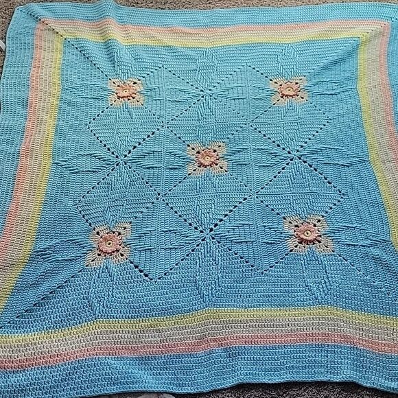 Hand Made Crochet  Floral Blanket - Picture 1 of 8
